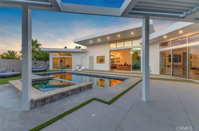 2100 E Sahara Road, Palm Springs, CA 92262