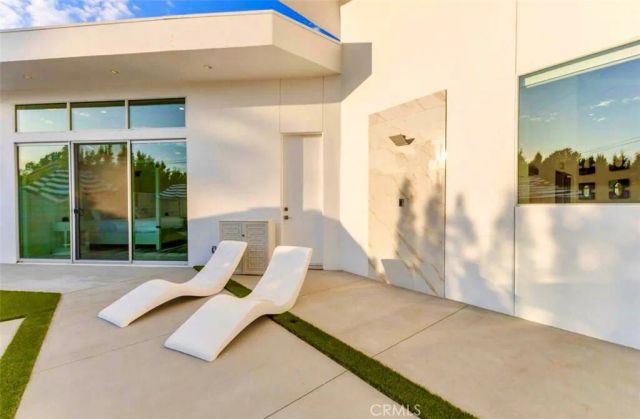 2100 E Sahara Road, Palm Springs, CA 92262