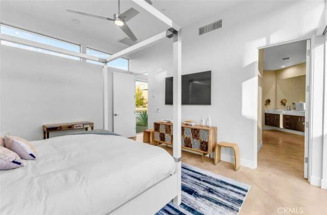 2100 E Sahara Road, Palm Springs, CA 92262