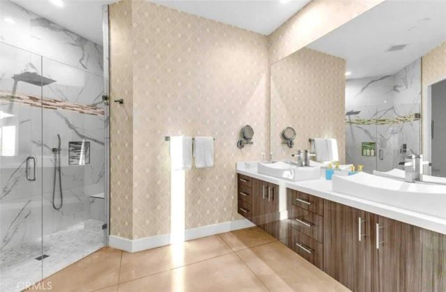 2100 E Sahara Road, Palm Springs, CA 92262