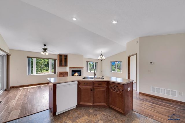 2960 OLIVE GROVE CT, Rapid City, SD 57703