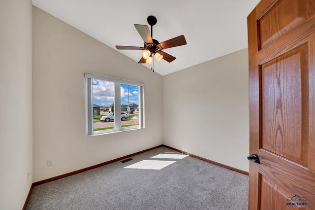 2960 OLIVE GROVE CT, Rapid City, SD 57703