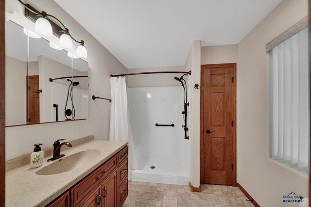 2960 OLIVE GROVE CT, Rapid City, SD 57703