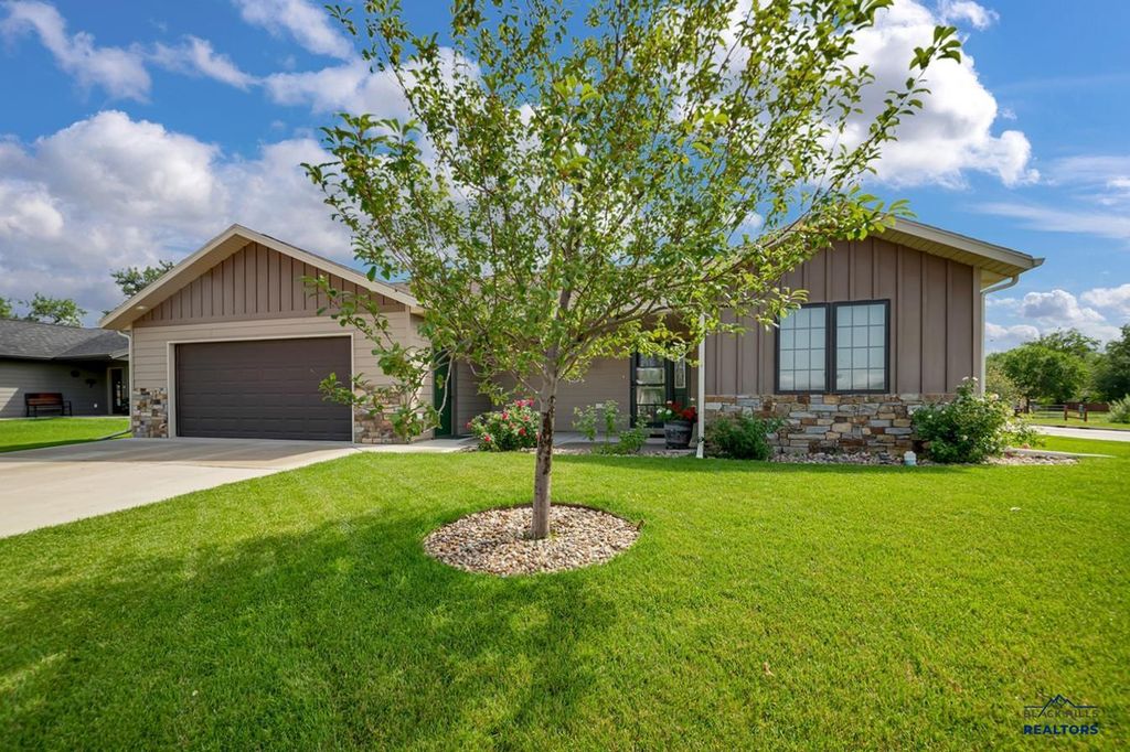 2960 OLIVE GROVE CT, Rapid City, SD 57703