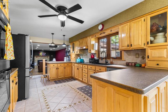 47568 Middle Ridge Road, Amherst, OH 44001