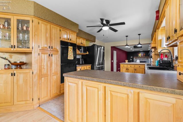 47568 Middle Ridge Road, Amherst, OH 44001