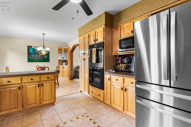 47568 Middle Ridge Road, Amherst, OH 44001