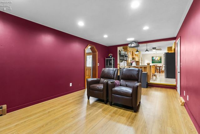 47568 Middle Ridge Road, Amherst, OH 44001