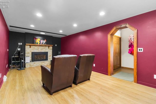 47568 Middle Ridge Road, Amherst, OH 44001