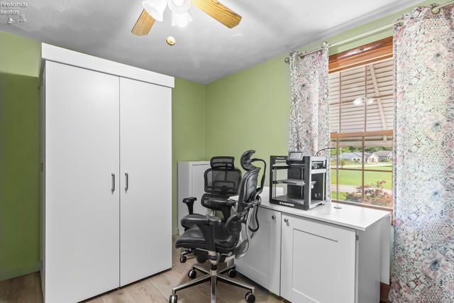 47568 Middle Ridge Road, Amherst, OH 44001