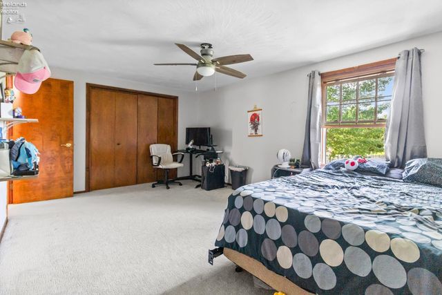47568 Middle Ridge Road, Amherst, OH 44001