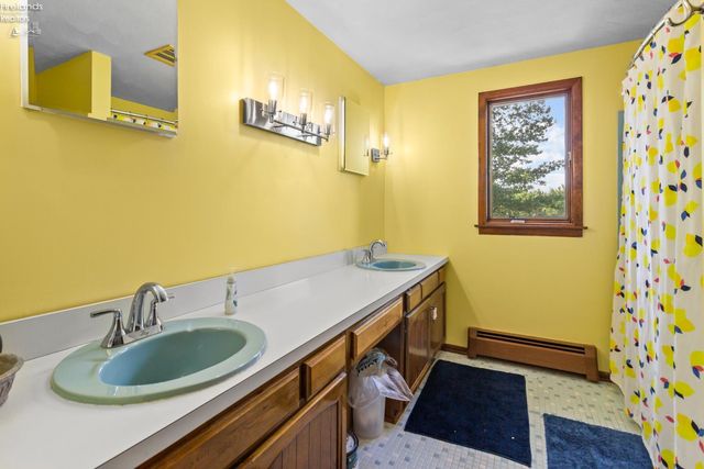 47568 Middle Ridge Road, Amherst, OH 44001