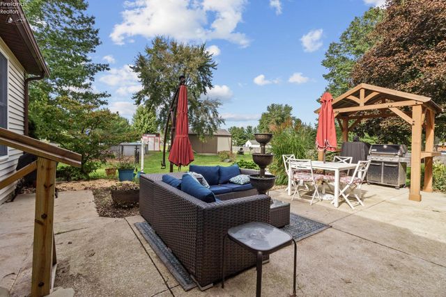 47568 Middle Ridge Road, Amherst, OH 44001