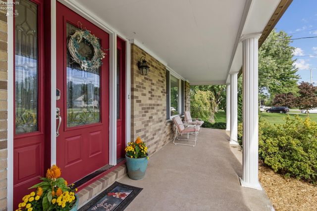 47568 Middle Ridge Road, Amherst, OH 44001