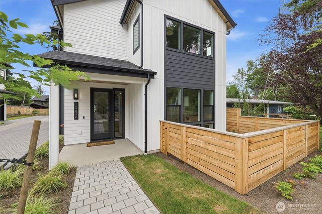 12426 NE 90th Street, Kirkland, WA 98033