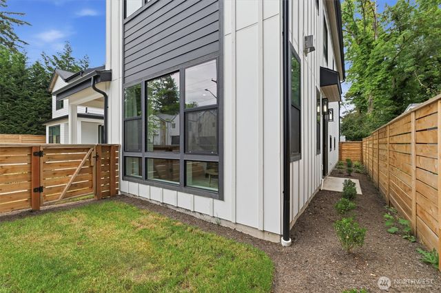 12426 NE 90th Street, Kirkland, WA 98033