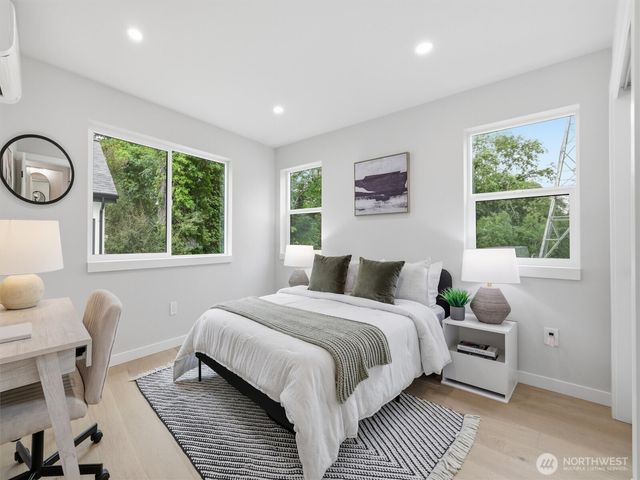 12426 NE 90th Street, Kirkland, WA 98033