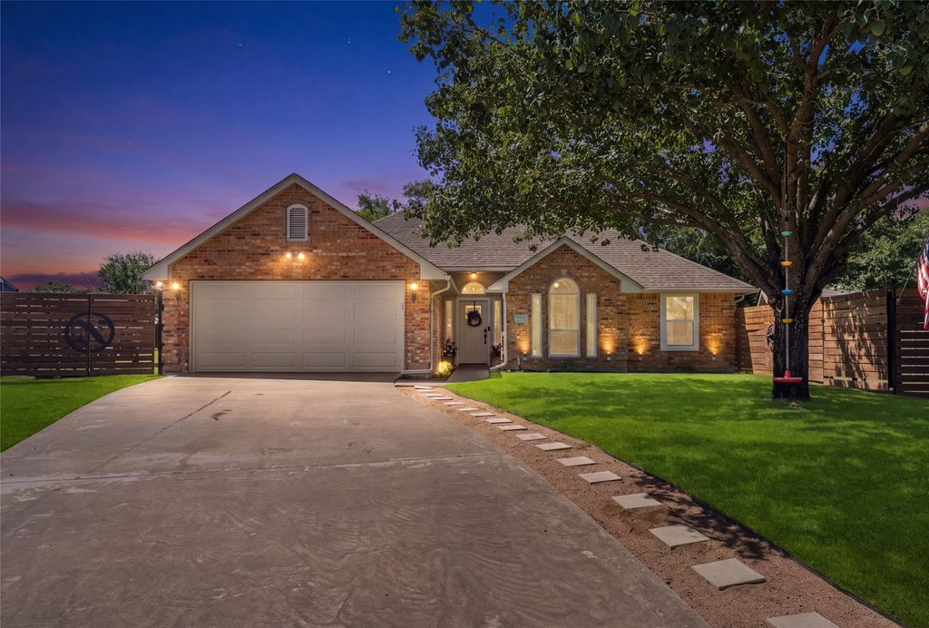 506 Wild Springs Drive, Midlothian, TX 76065