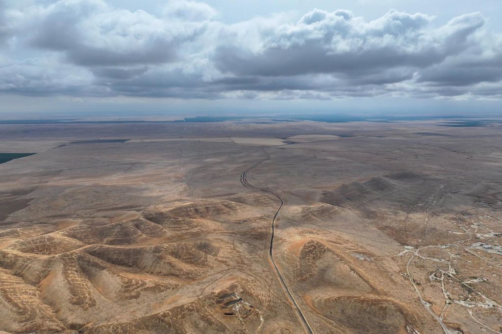 Image 3 of property listing at 0 Kecks Road, Lost Hills, CA 93249
