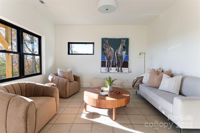 608 Storybook Villas Trail, Asheville, NC 28804