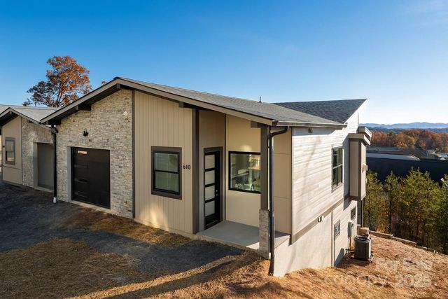 608 Storybook Villas Trail, Asheville, NC 28804