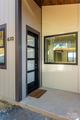 608 Storybook Villas Trail, Asheville, NC 28804