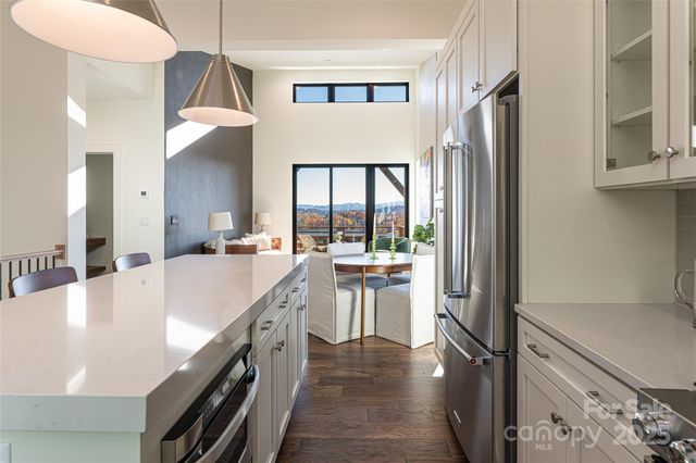 608 Storybook Villas Trail, Asheville, NC 28804