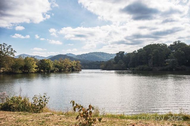 608 Storybook Villas Trail, Asheville, NC 28804