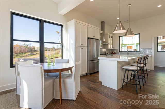 608 Storybook Villas Trail, Asheville, NC 28804