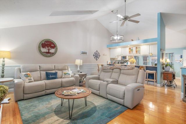 40 Cricket Hill Road, East Kingston, NH 03827