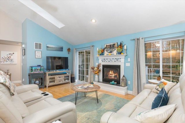 40 Cricket Hill Road, East Kingston, NH 03827