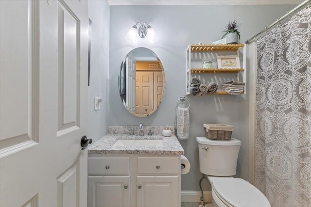 40 Cricket Hill Road, East Kingston, NH 03827