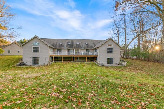 40 Cricket Hill Road, East Kingston, NH 03827