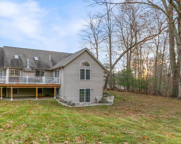 40 Cricket Hill Road, East Kingston, NH 03827