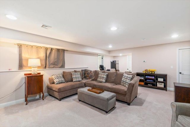 40 Cricket Hill Road, East Kingston, NH 03827