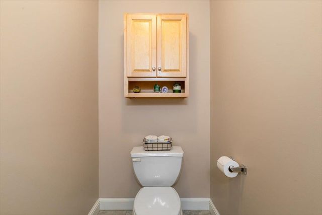 40 Cricket Hill Road, East Kingston, NH 03827