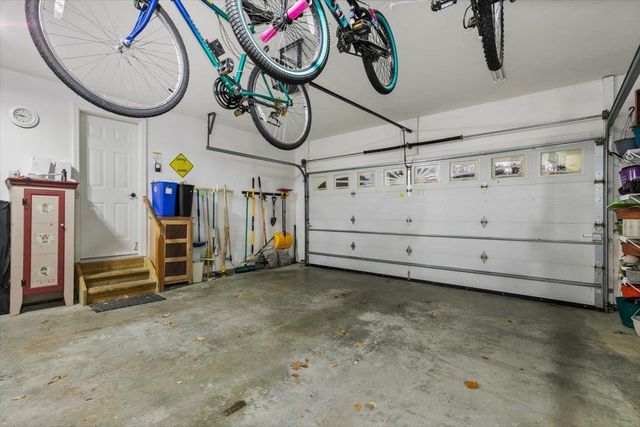 40 Cricket Hill Road, East Kingston, NH 03827