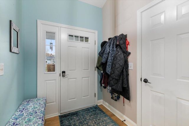 40 Cricket Hill Road, East Kingston, NH 03827