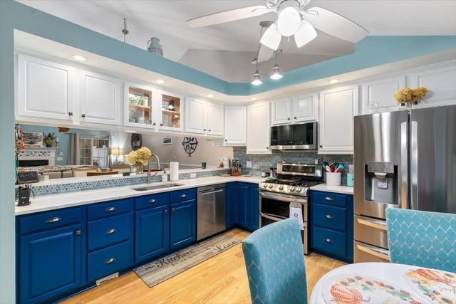 40 Cricket Hill Road, East Kingston, NH 03827