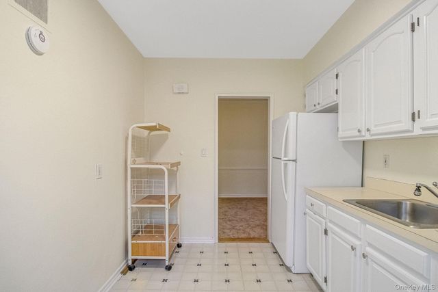 75-07 198th Street 2, Fresh Meadows, NY 11366