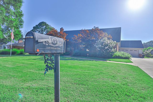 1509 Hillcrest Drive, Jonesboro, AR 72401