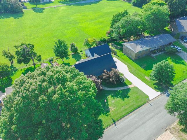 1509 Hillcrest Drive, Jonesboro, AR 72401