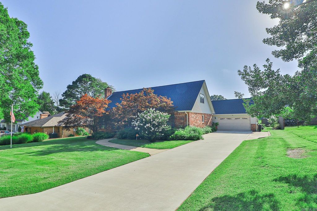 1509 Hillcrest Drive, Jonesboro, AR 72401