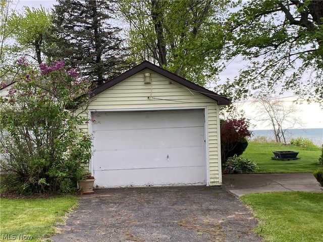 24 B Drive, Conneaut, OH 44030