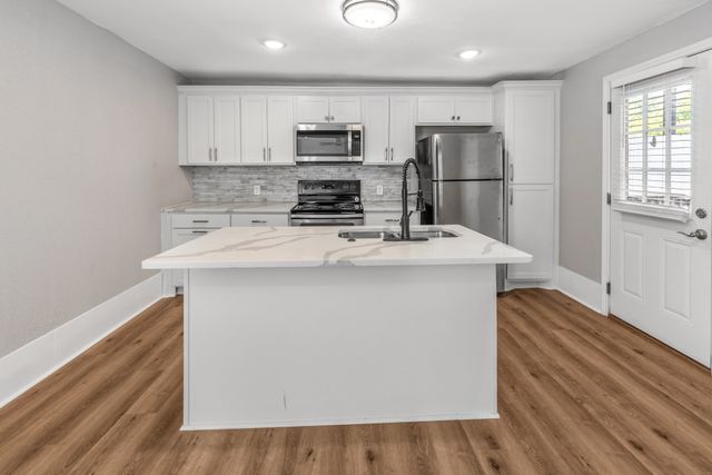 103 May Avenue, Cleburne, TX 76031