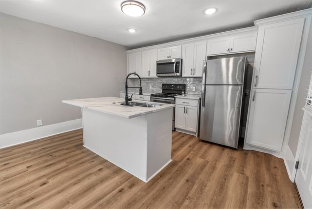 103 May Avenue, Cleburne, TX 76031