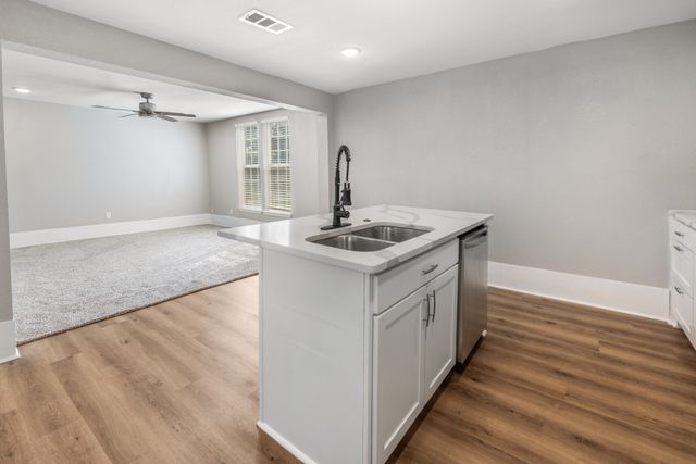 103 May Avenue, Cleburne, TX 76031