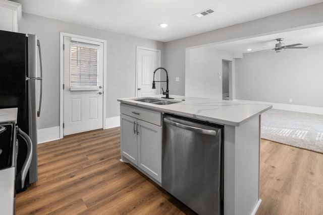 103 May Avenue, Cleburne, TX 76031