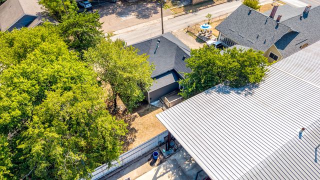 103 May Avenue, Cleburne, TX 76031