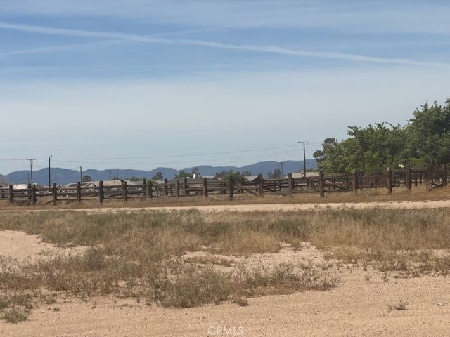 23023 Del Oro, Apple Valley, CA 92308